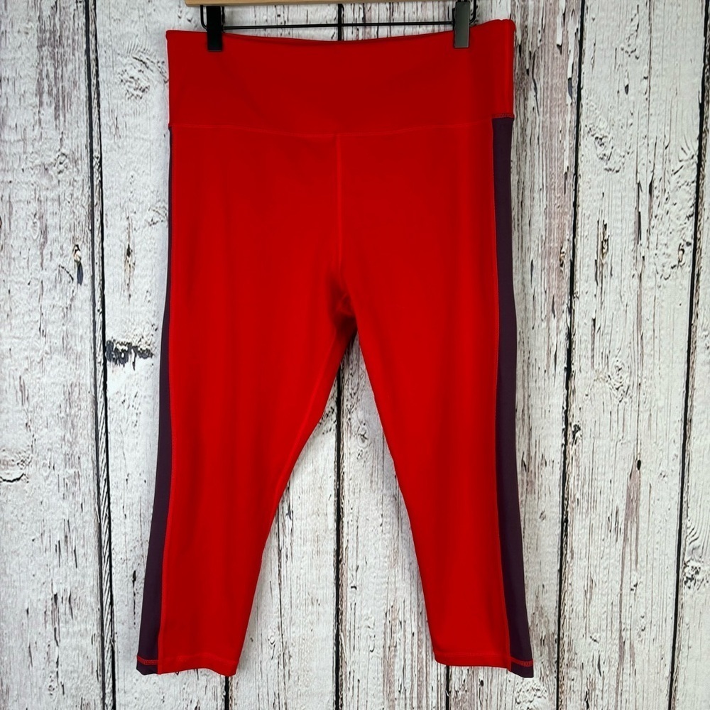 ZYIA Plus Size 16-18 Red Light N Tight Capri Leggings Purple‎ Side Stripe 20”